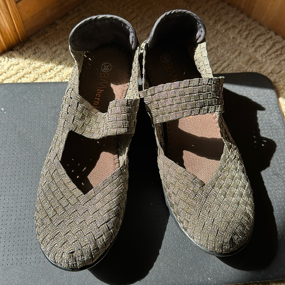 Bernie Mev Slip on